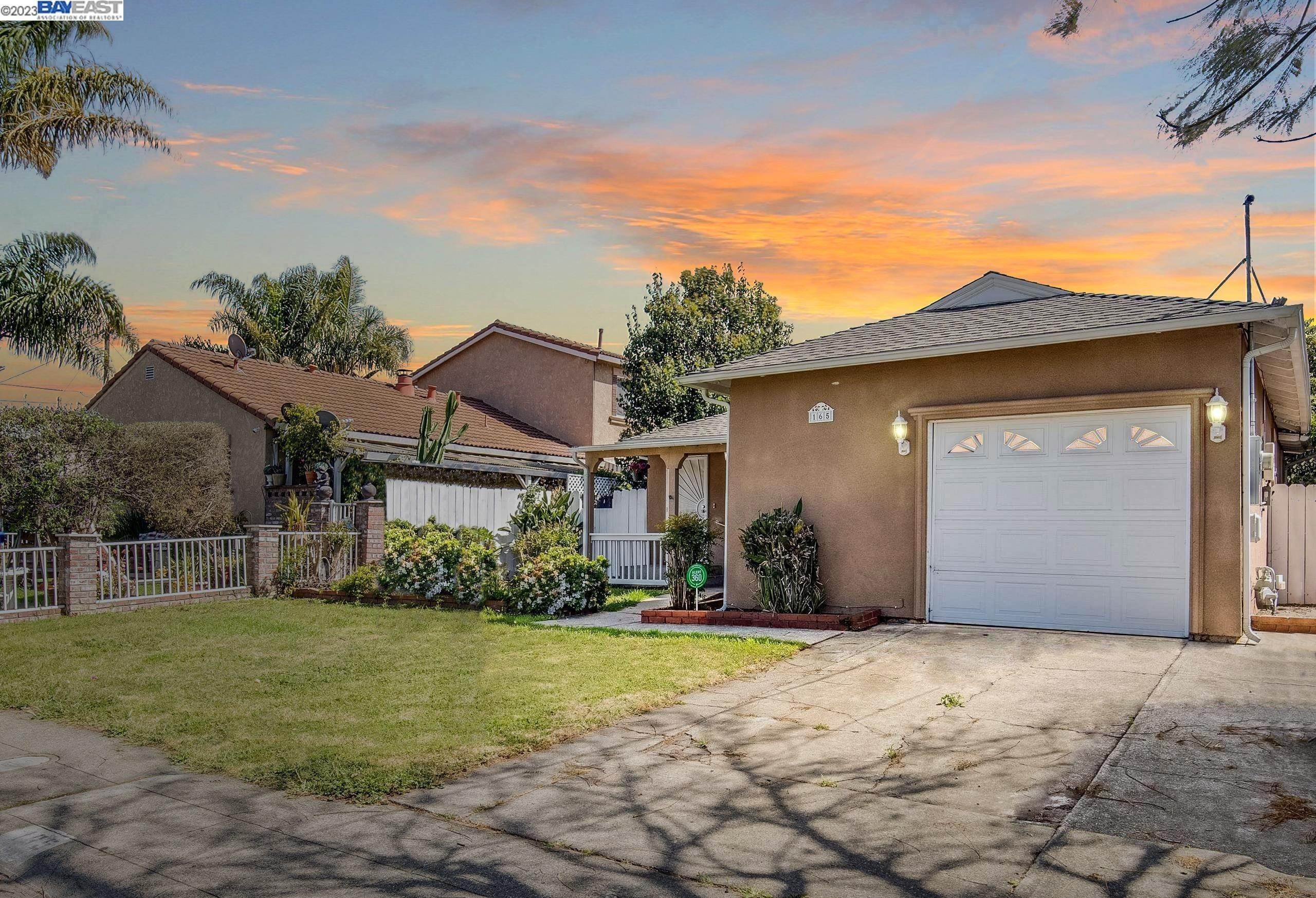 2. Single Family for Sale at Hayward, CA 94544