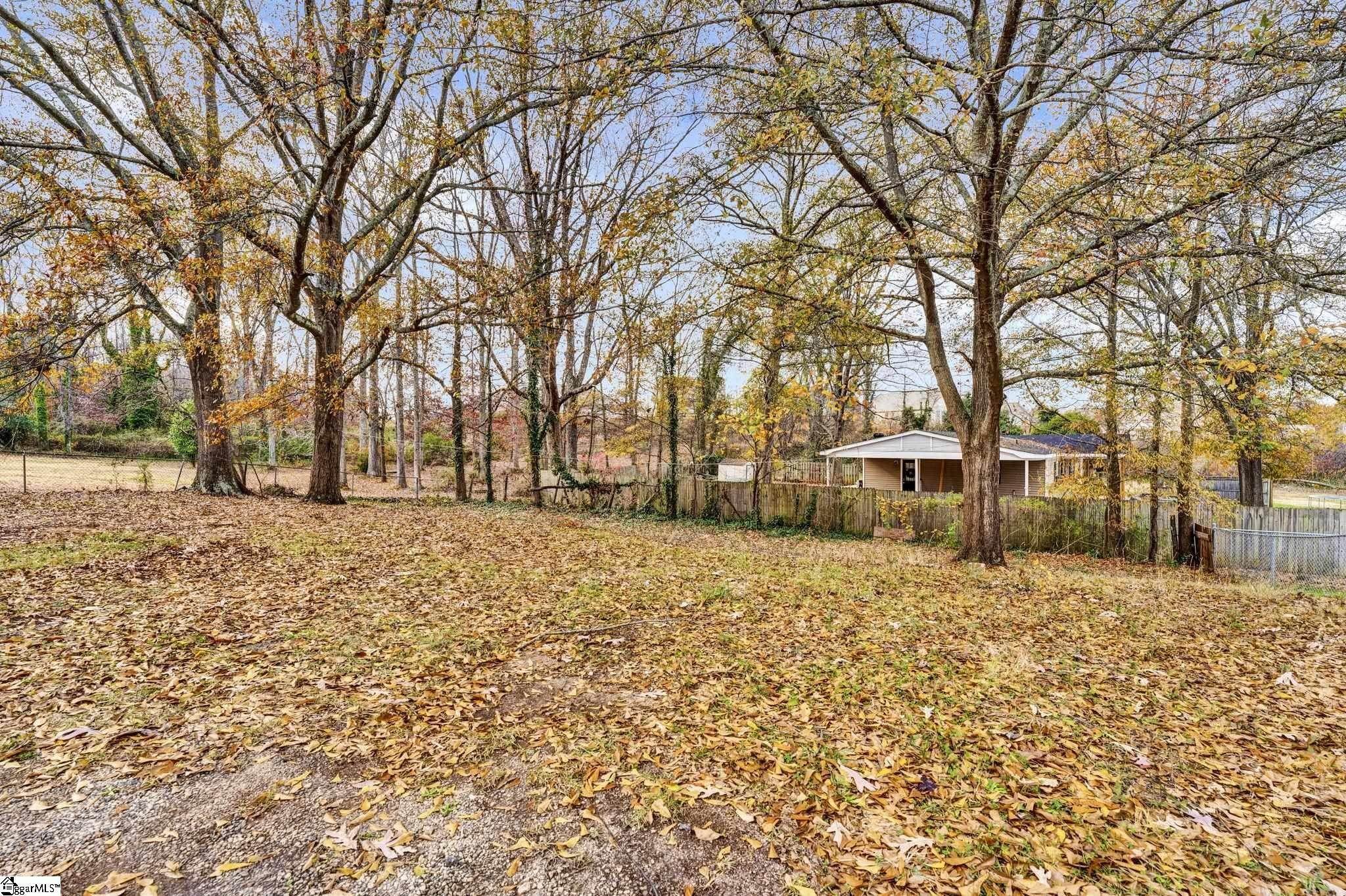 33. Single Family for Sale at Greenville, SC 29617
