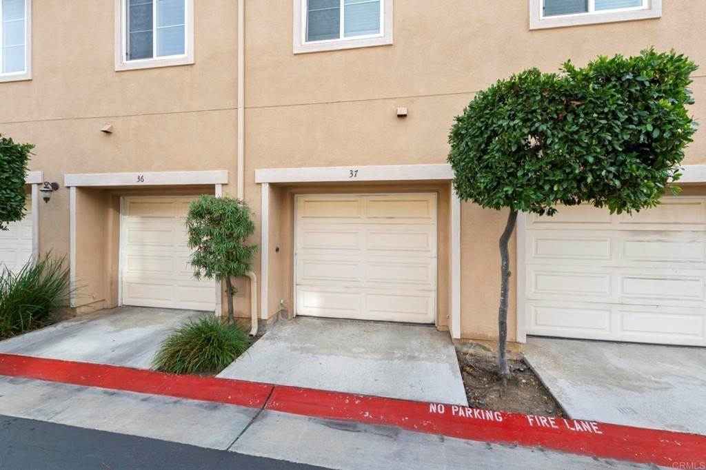 29. Condominium for Sale at Chula Vista, CA 91914
