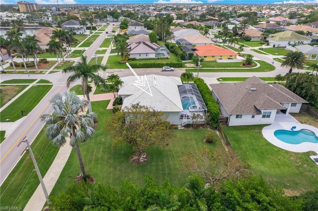 39. Single Family for Sale at Marco Island, FL 34145