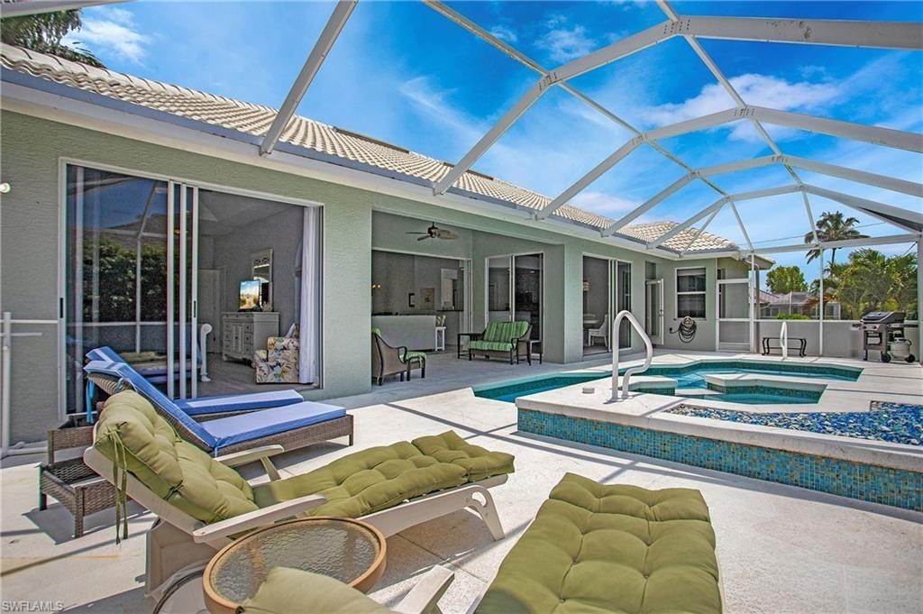 25. Single Family for Sale at Marco Island, FL 34145
