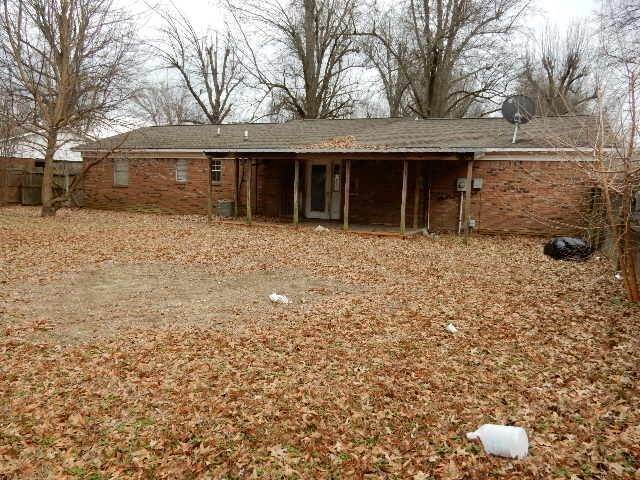 11. Single Family for Sale at Hayti, MO 63851