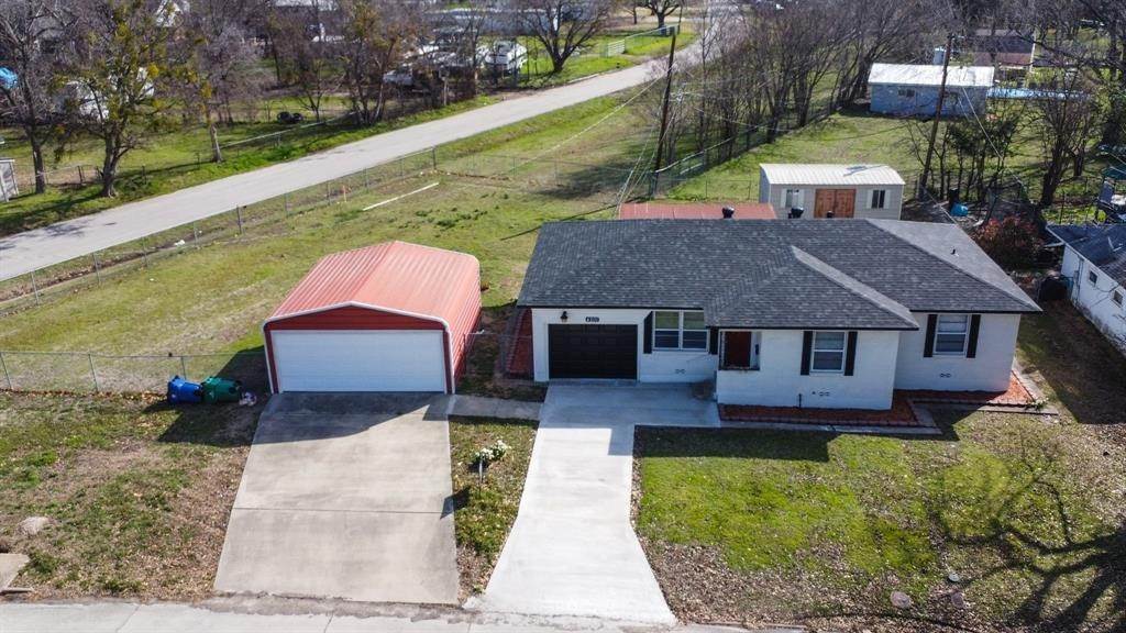 26. Single Family for Sale at Greenville, TX 75401