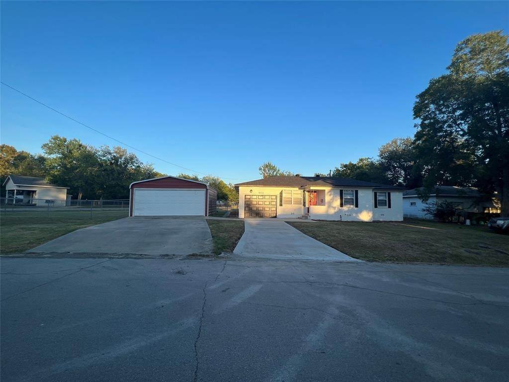 3. Single Family for Sale at Greenville, TX 75401
