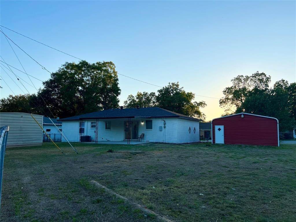 16. Single Family for Sale at Greenville, TX 75401