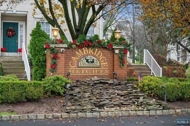 18. Single Family for Sale at Clifton, NJ 07014