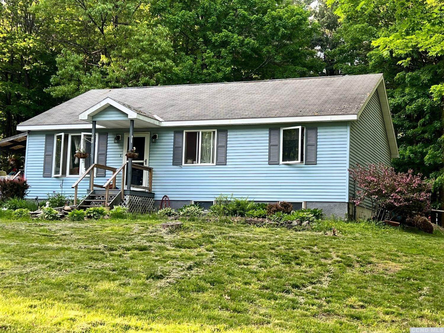 2. Single Family for Sale at Greenville, NY 12083