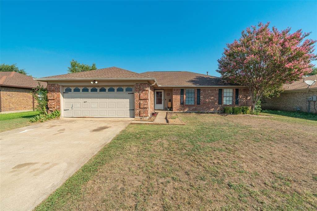17. Single Family for Sale at Greenville, TX 75402