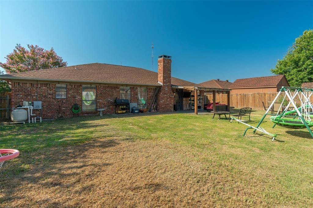 16. Single Family for Sale at Greenville, TX 75402