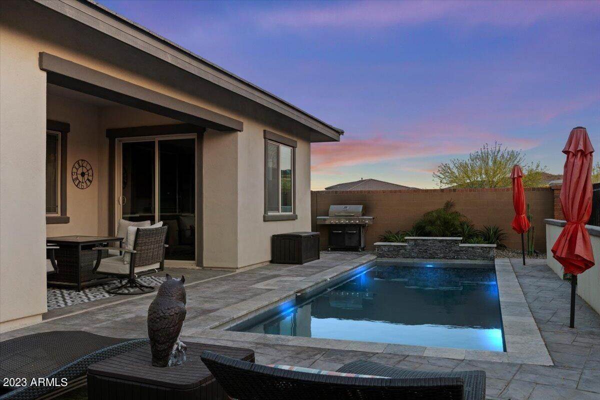 32. Single Family for Sale at Goodyear, AZ 85338