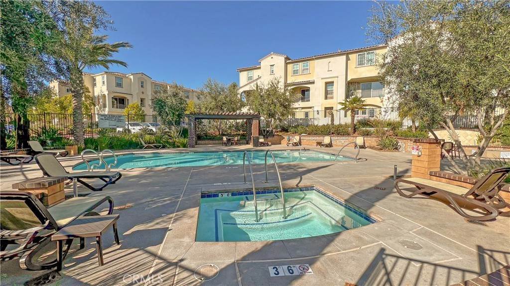 37. Townhouse for Sale at Chula Vista, CA 92154