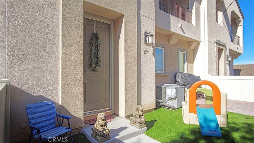 34. Townhouse for Sale at Chula Vista, CA 92154