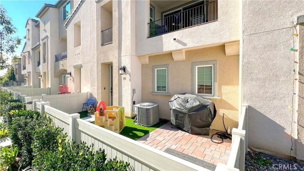 3. Townhouse for Sale at Chula Vista, CA 92154