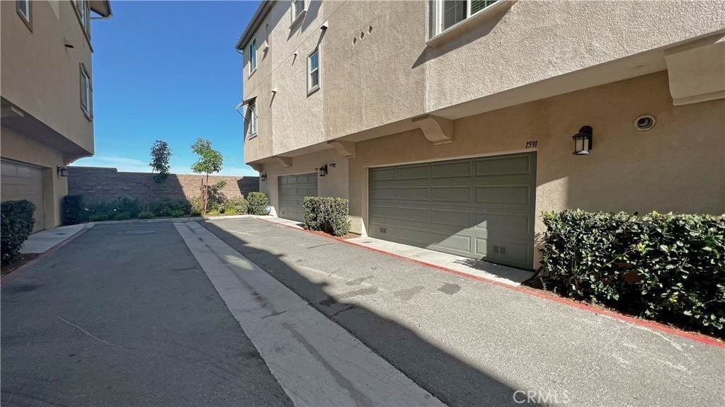 35. Townhouse for Sale at Chula Vista, CA 92154
