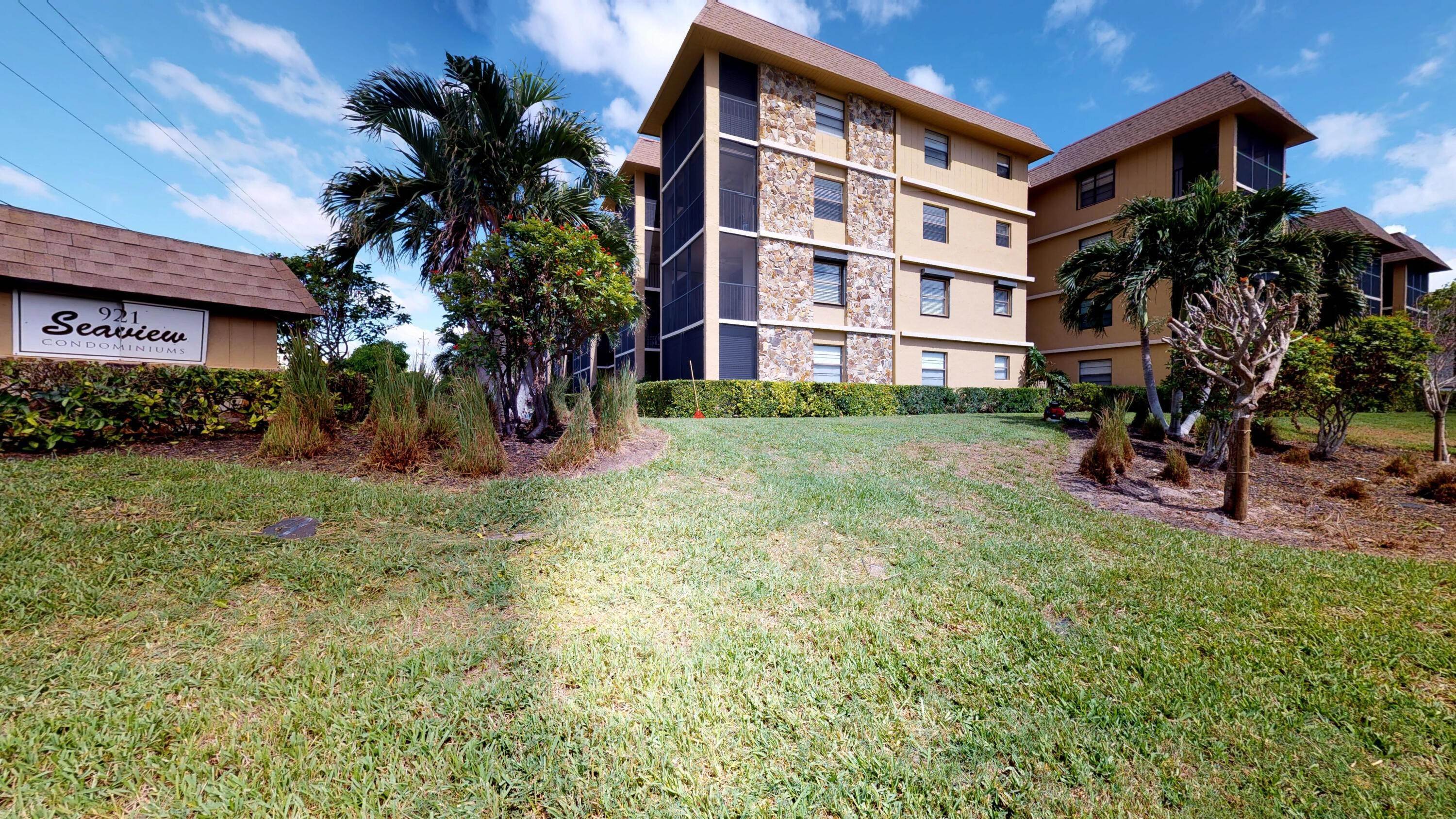 4. Condominium for Sale at Marco Island, FL 34145