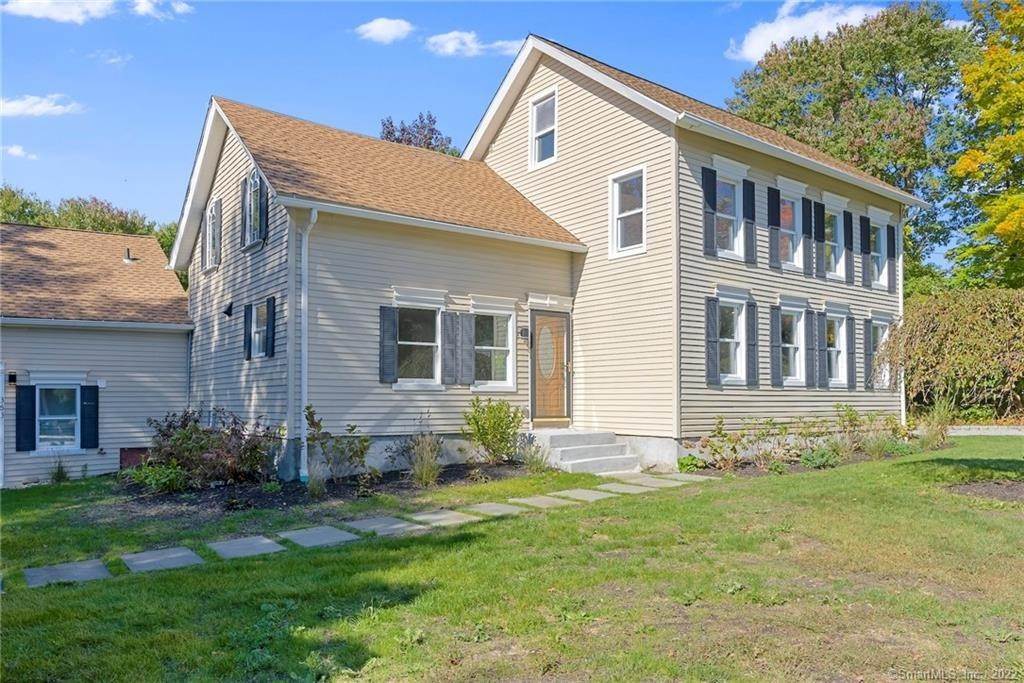 2. Single Family for Sale at Monroe, CT 06468