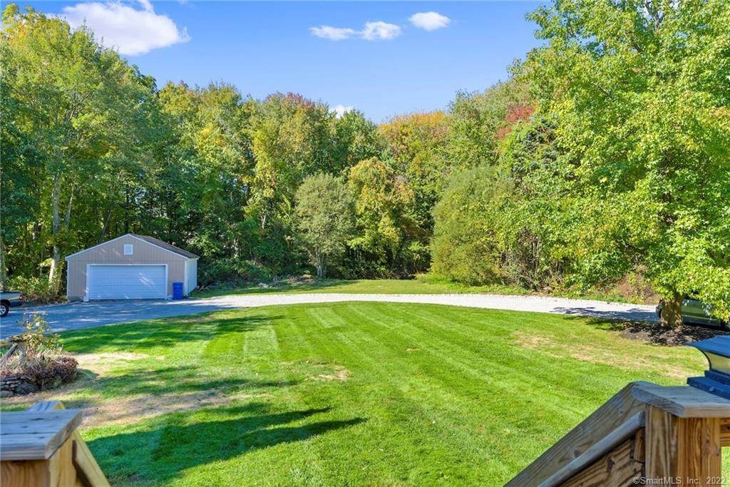 6. Single Family for Sale at Monroe, CT 06468