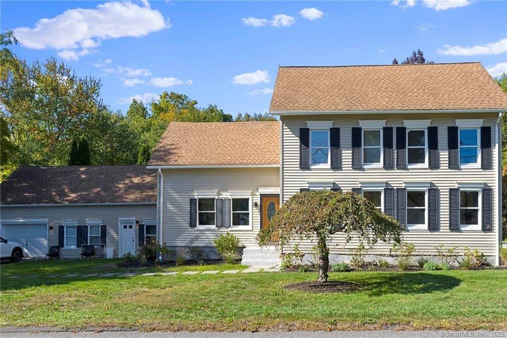Single Family for Sale at Monroe, CT 06468