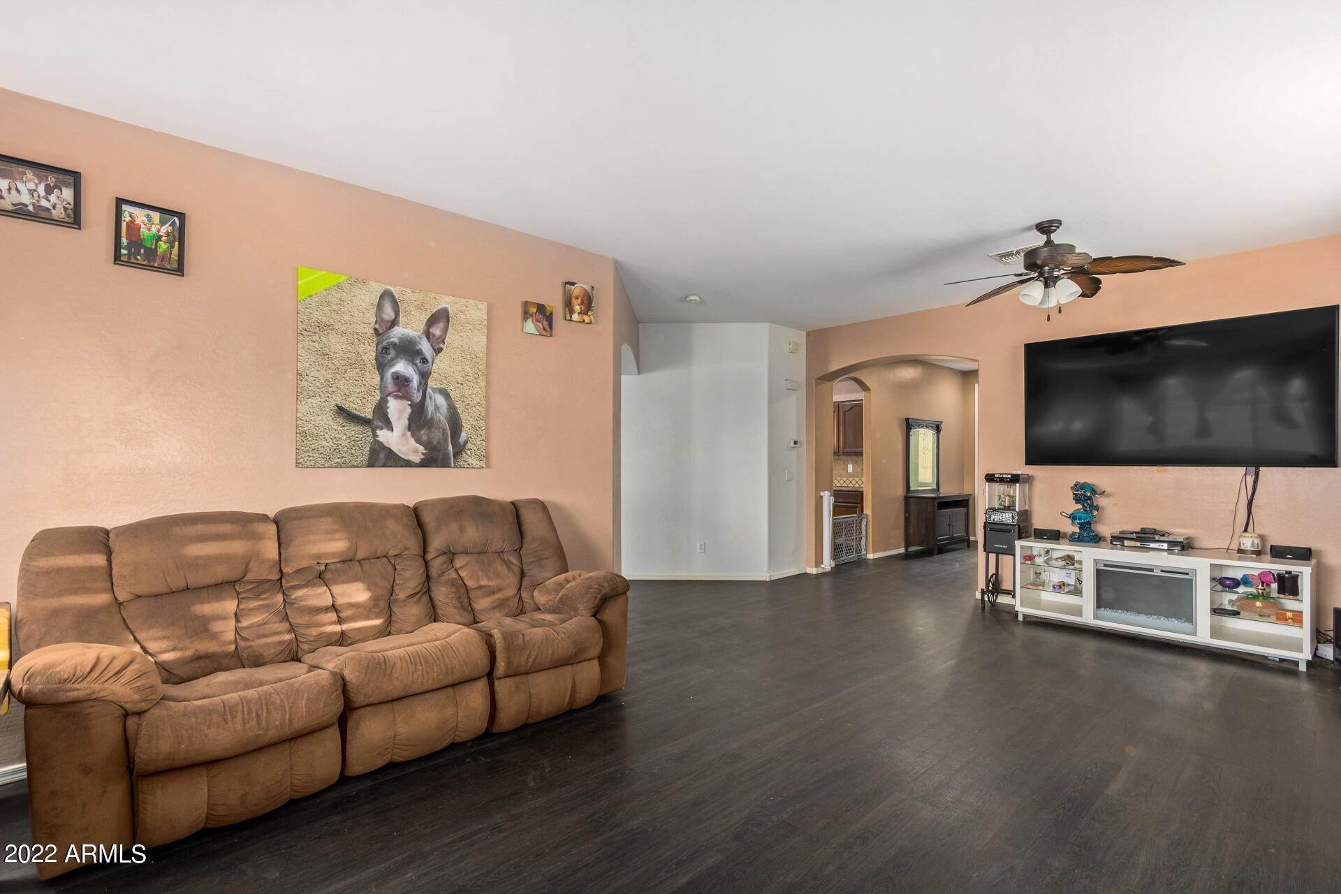 13. Single Family for Sale at Goodyear, AZ 85338