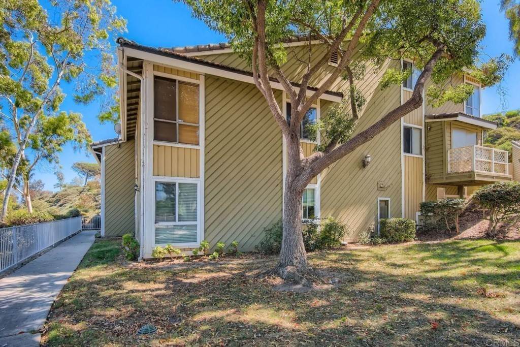 24. Condominium for Sale at Chula Vista, CA 91910