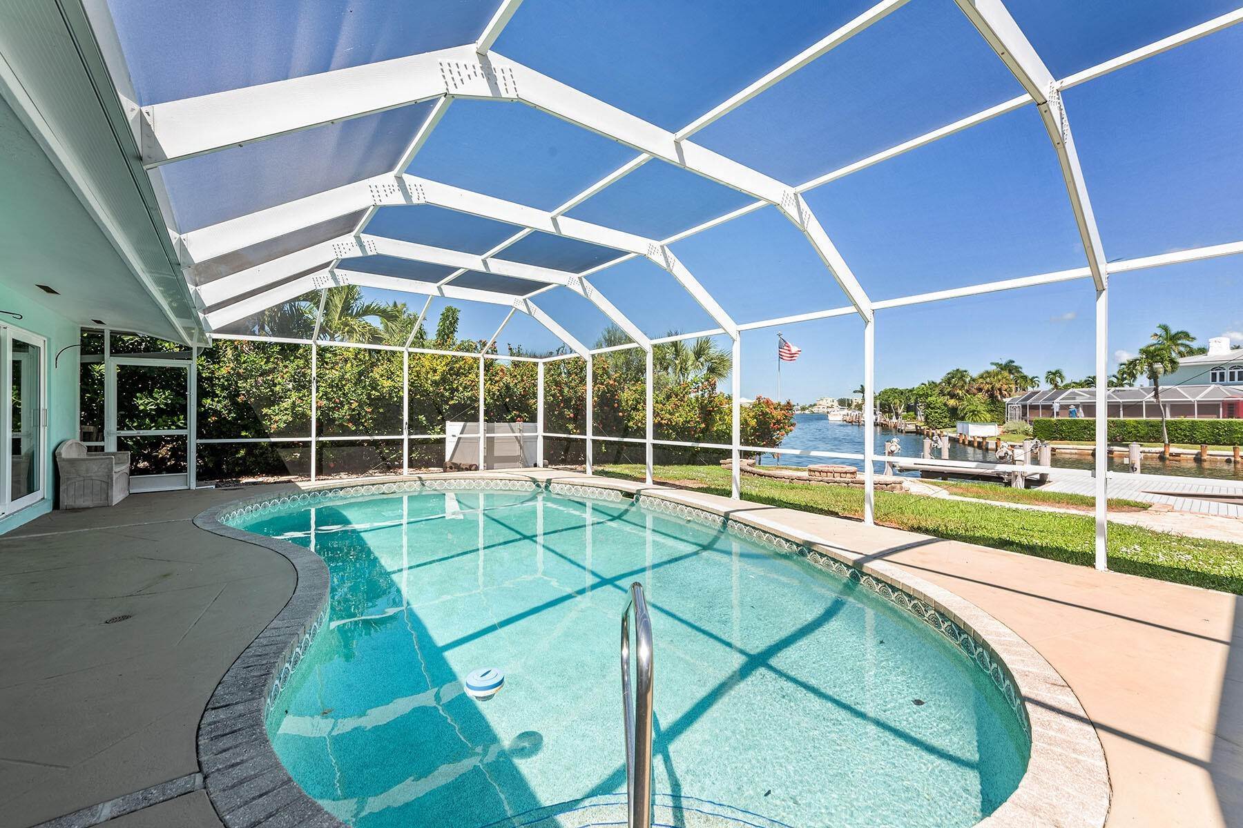 20. Single Family for Sale at Marco Island, FL 34145