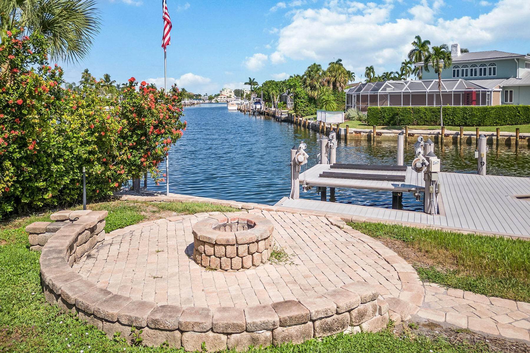 24. Single Family for Sale at Marco Island, FL 34145