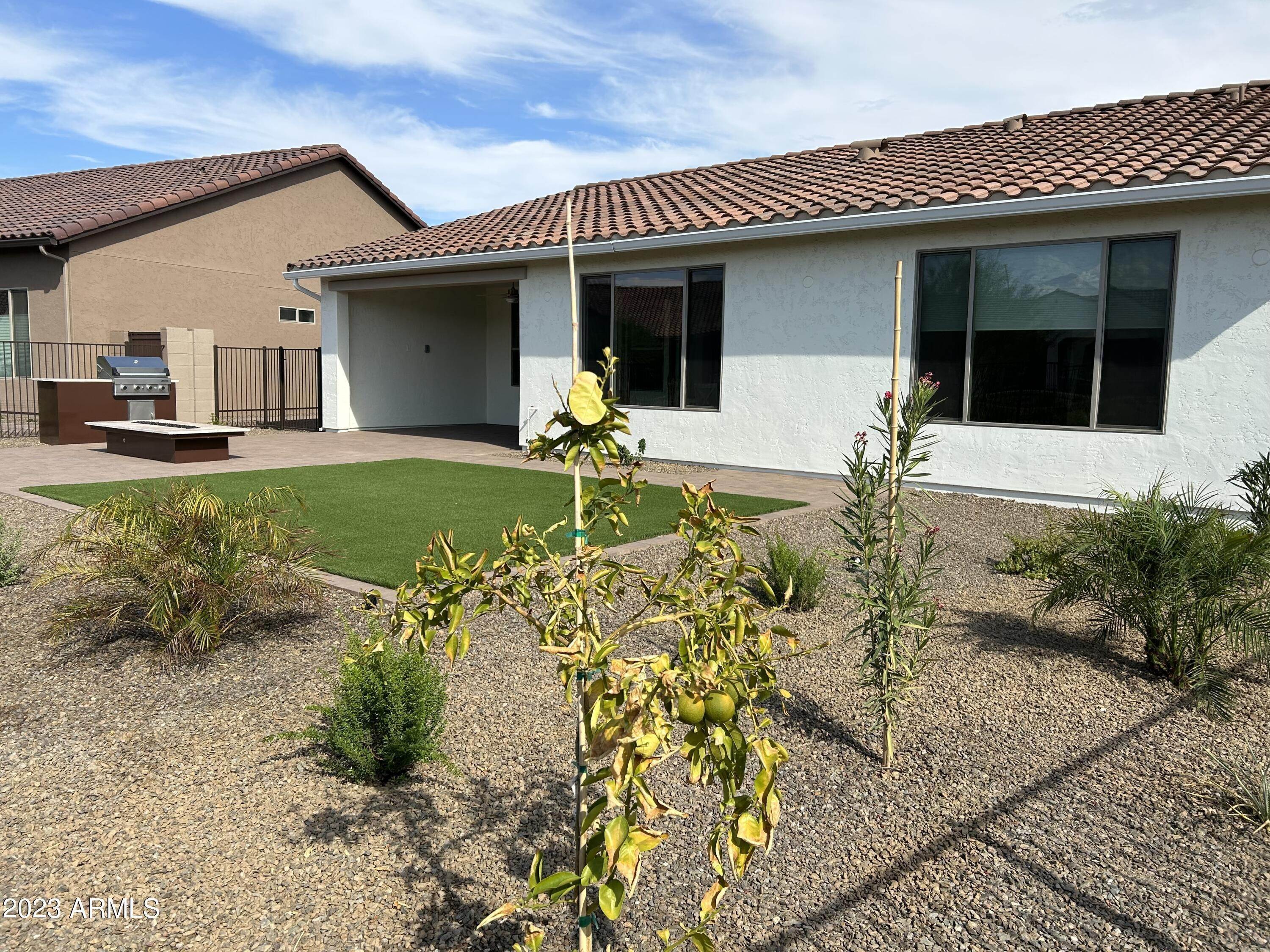 37. Single Family for Sale at Goodyear, AZ 85395