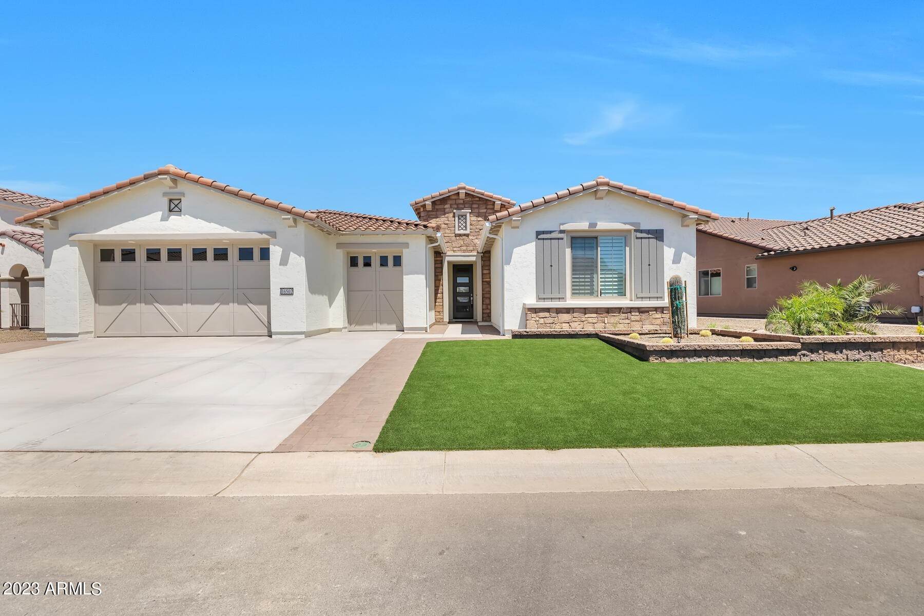 35. Single Family for Sale at Goodyear, AZ 85395