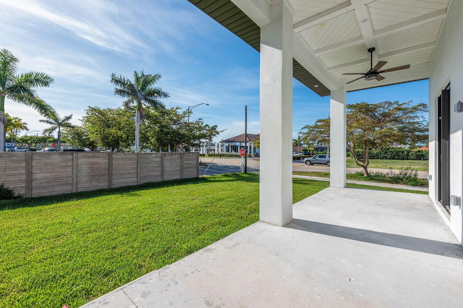 32. Single Family for Sale at Marco Island, FL 34145