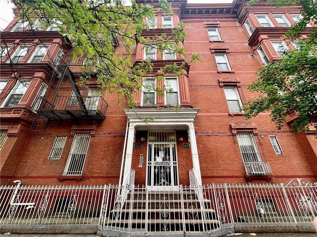 Condominium pour l Vente à Bedford Stuyvesant, Brooklyn, NY 11216