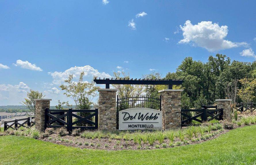 38. Montebello by Del Webb xây dựng tại 46385 Rose River Terrace, Sterling, VA 20164