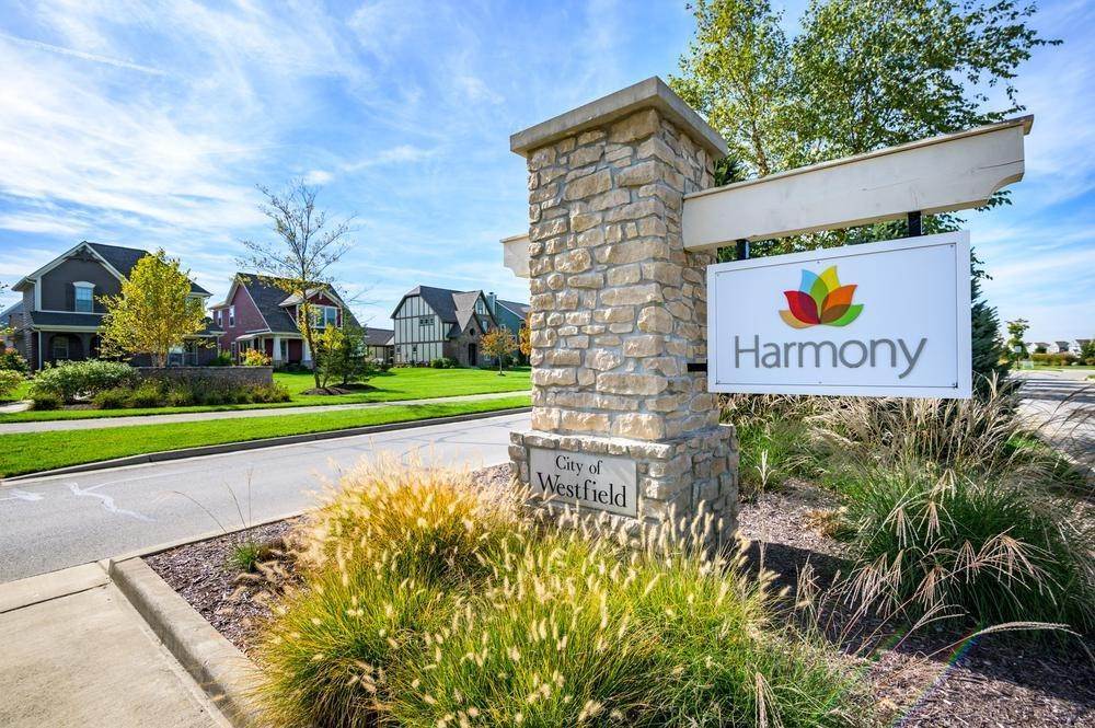 19. Harmony byggnad vid 15107 Larchwood Drive, Carmel, IN 46032