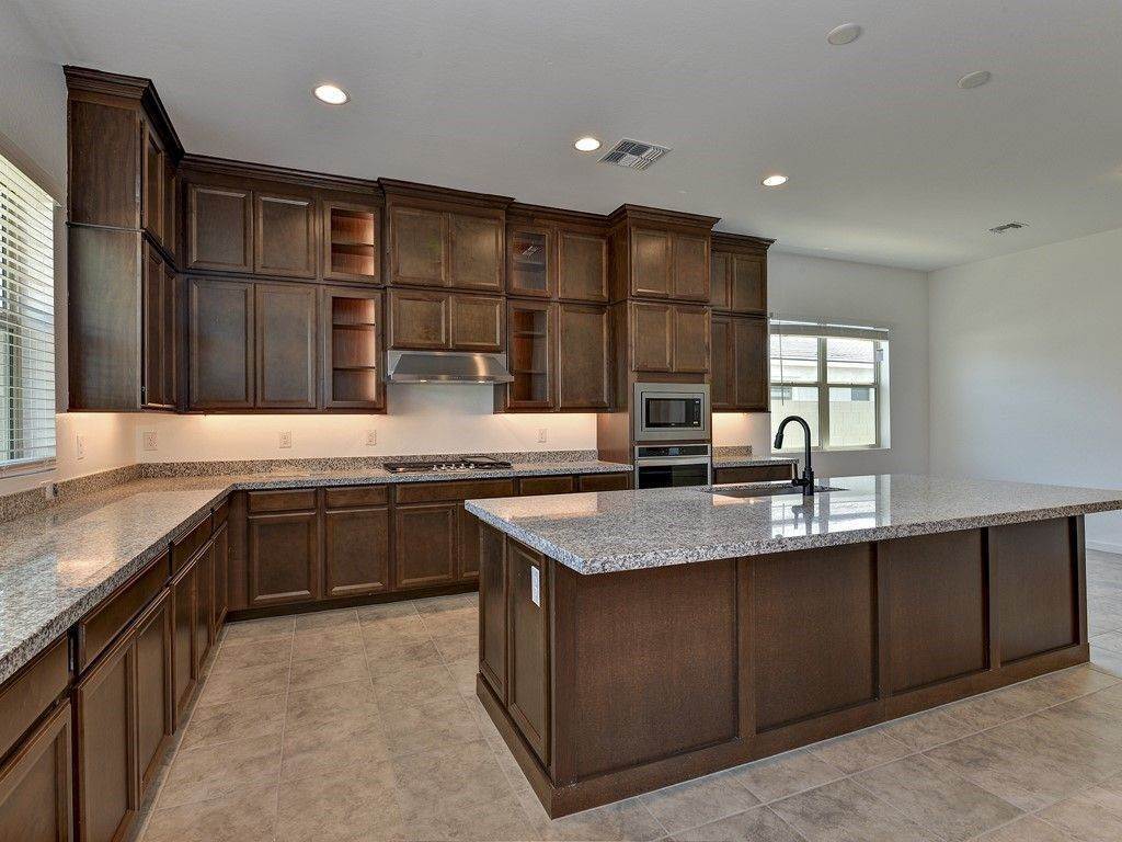 8. Single Family for Sale at Goodyear, AZ 85395
