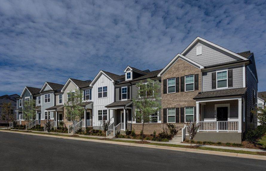 11. Parker Station xây dựng tại 956 Trestleview St, Fuquay Varina, NC 27526