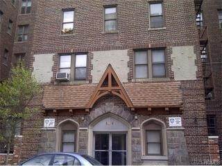 building at 2922 Barnes Avenue, Olinville, Bronx, NY 10467