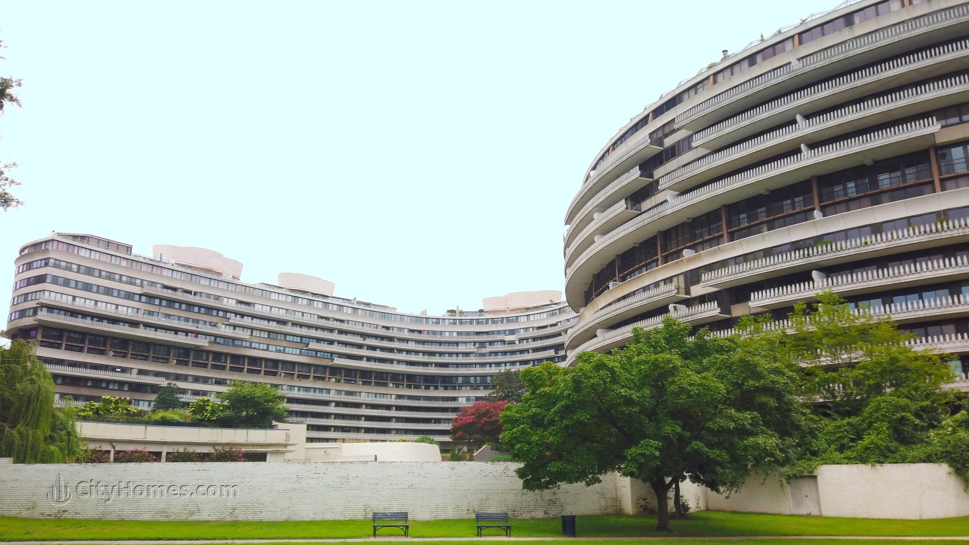 3. The Watergate building at 700 New Hampshire Ave NW, Foggy Bottom, Washington, DC 20037
